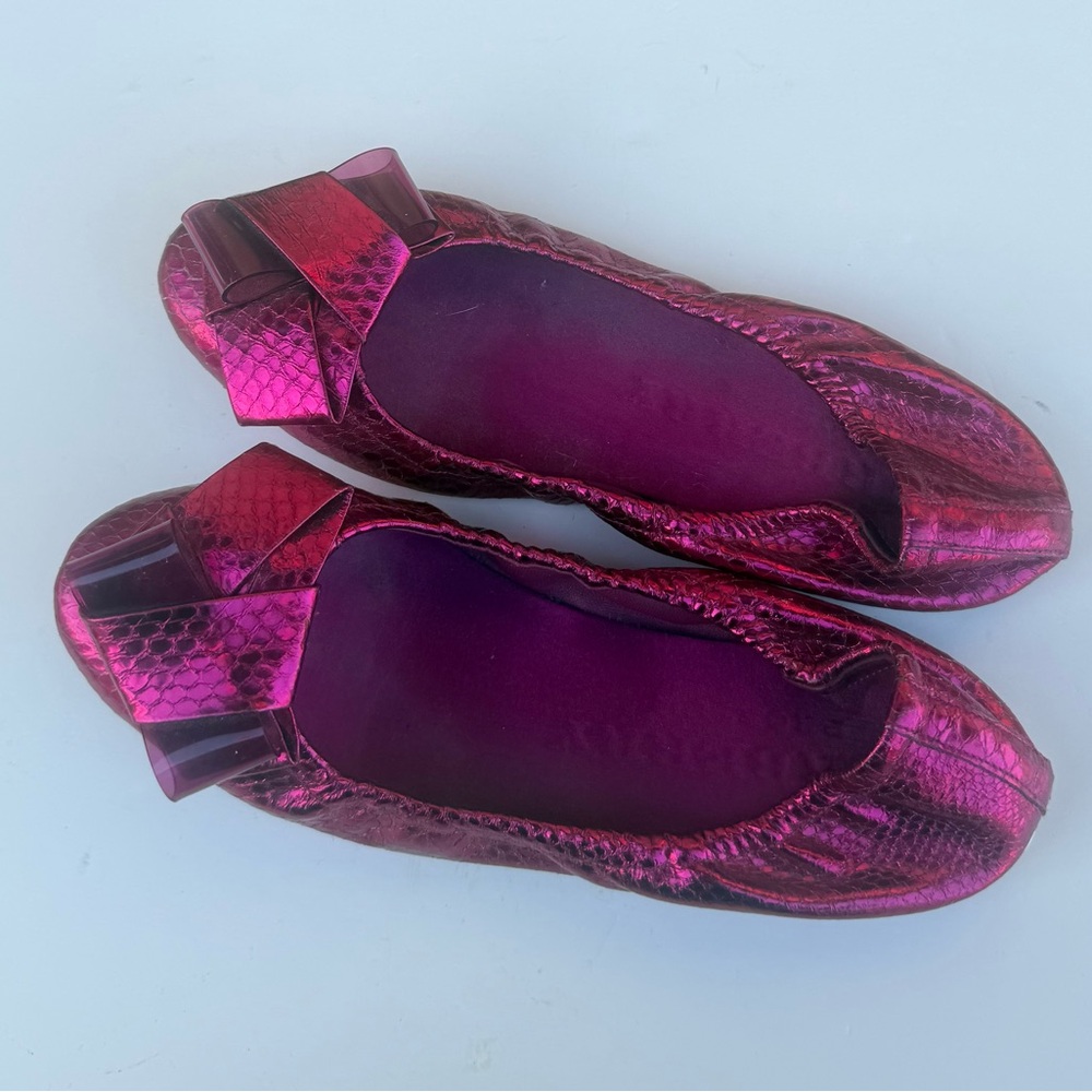 Authentic Burberry Surrey Metallic Fuschia Snakeskin Ballet Flats, Size 37